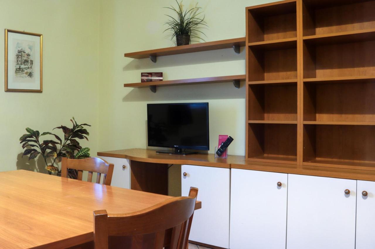 Villa Meli Lupi - Residenze Temporanee ปาร์มา ภายนอก รูปภาพ