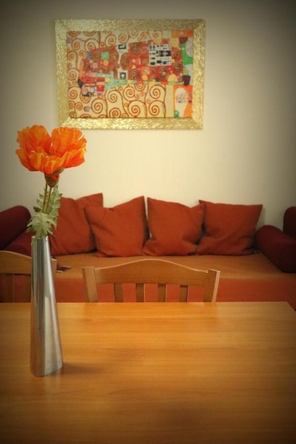 Villa Meli Lupi - Residenze Temporanee ปาร์มา ภายนอก รูปภาพ