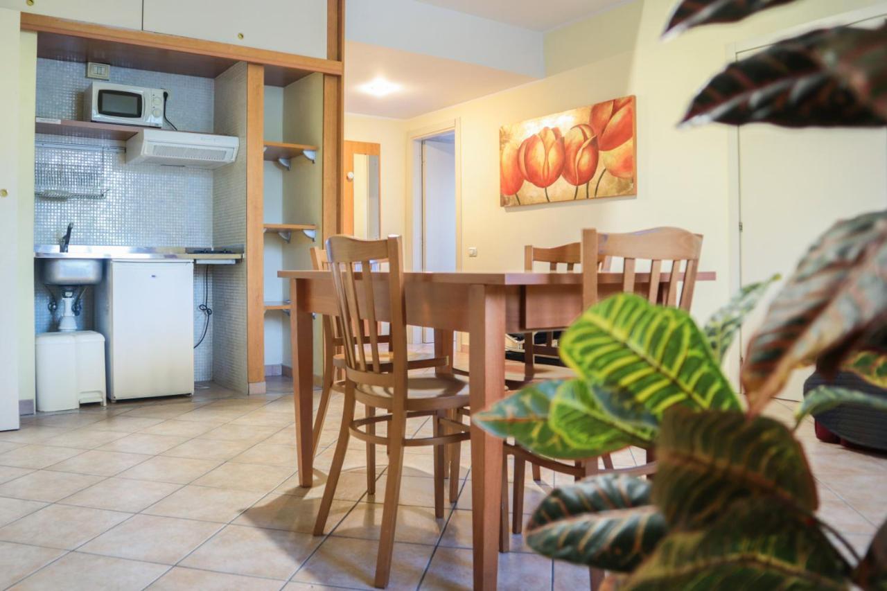 Villa Meli Lupi - Residenze Temporanee ปาร์มา ภายนอก รูปภาพ