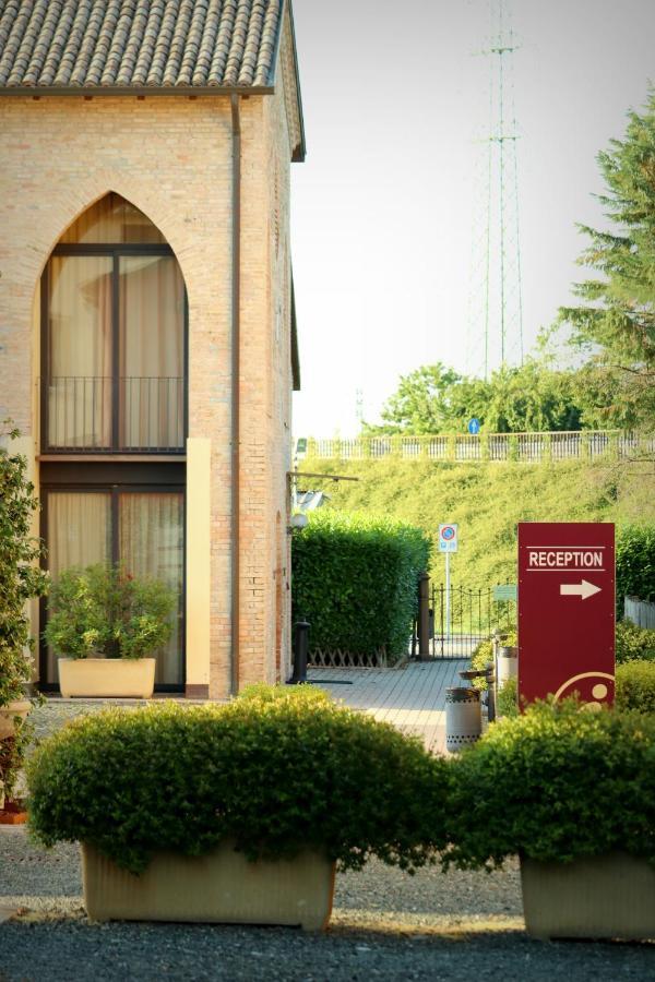 Villa Meli Lupi - Residenze Temporanee ปาร์มา ภายนอก รูปภาพ