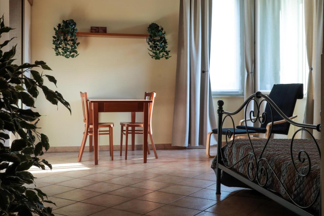 Villa Meli Lupi - Residenze Temporanee ปาร์มา ภายนอก รูปภาพ