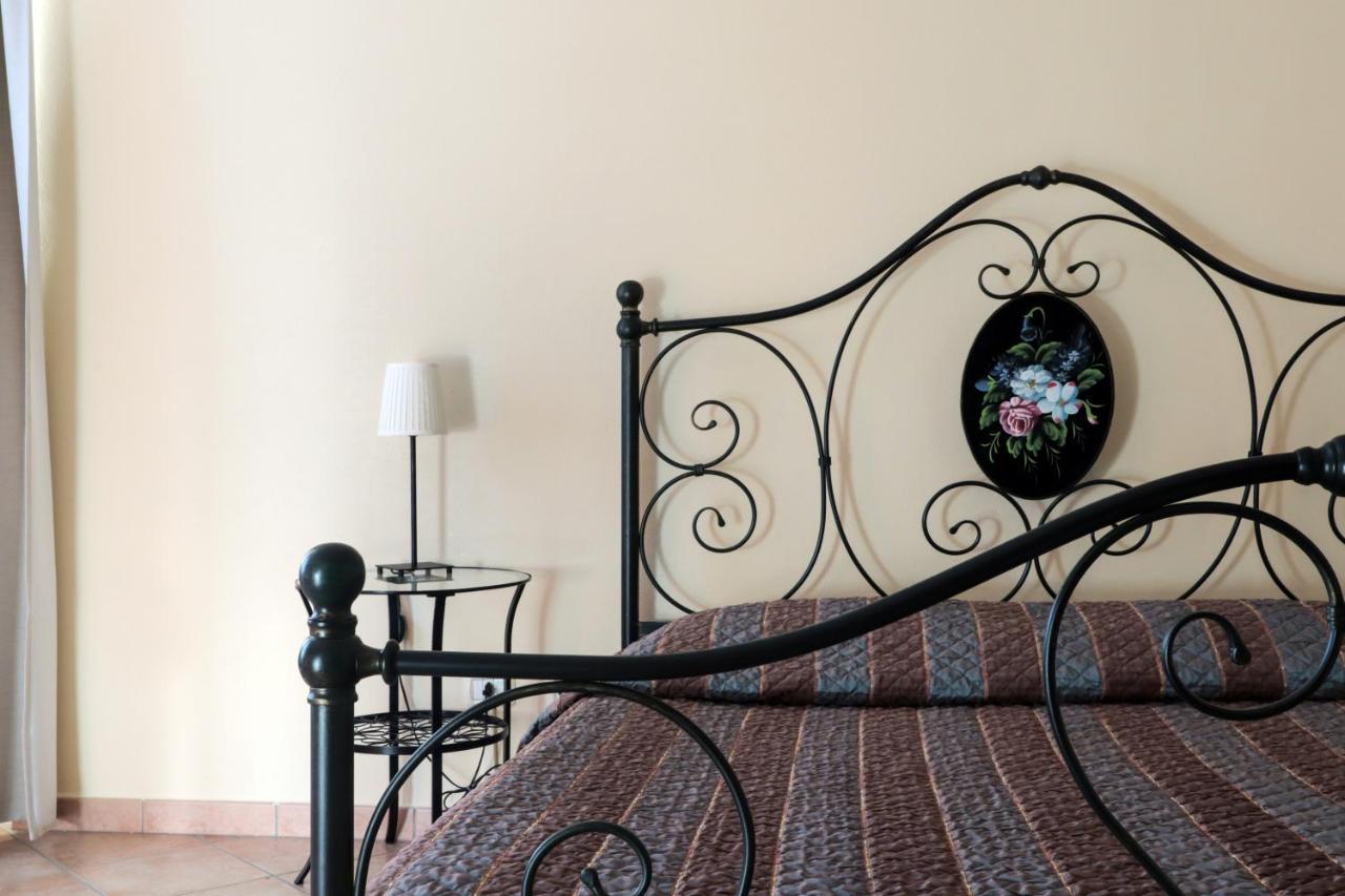 Villa Meli Lupi - Residenze Temporanee ปาร์มา ภายนอก รูปภาพ