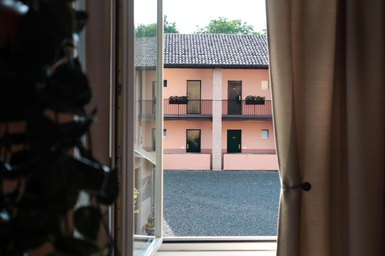 Villa Meli Lupi - Residenze Temporanee ปาร์มา ภายนอก รูปภาพ