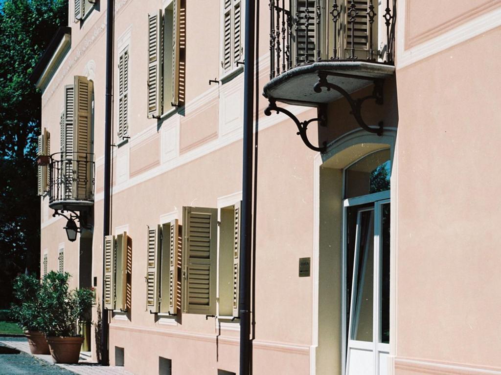 Villa Meli Lupi - Residenze Temporanee ปาร์มา ภายนอก รูปภาพ