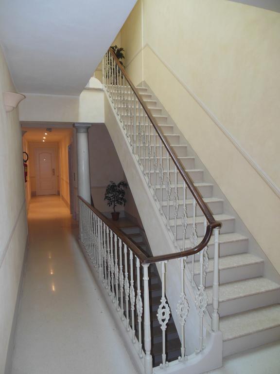Villa Meli Lupi - Residenze Temporanee ปาร์มา ภายนอก รูปภาพ