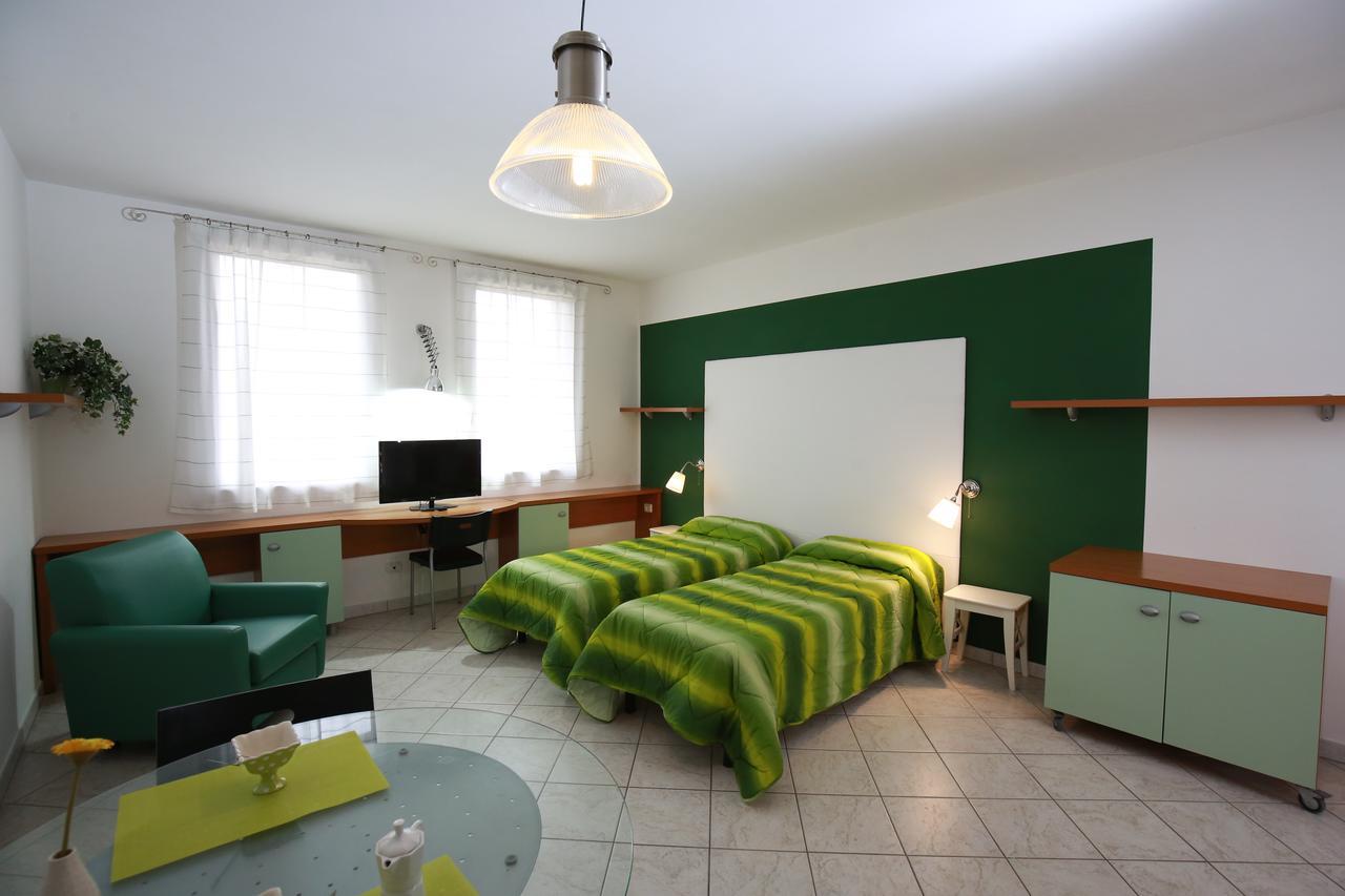 Villa Meli Lupi - Residenze Temporanee ปาร์มา ภายนอก รูปภาพ