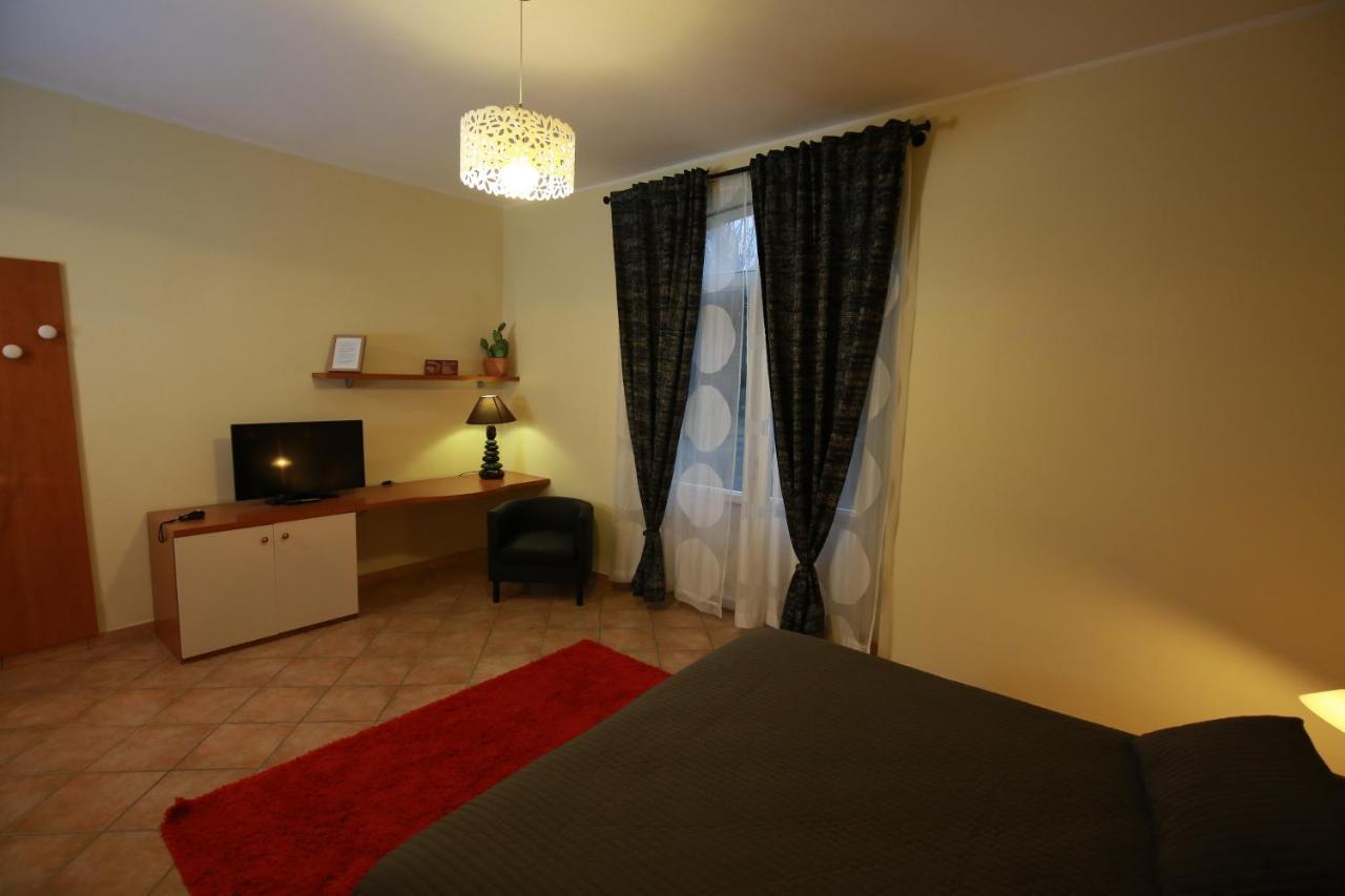 Villa Meli Lupi - Residenze Temporanee ปาร์มา ภายนอก รูปภาพ