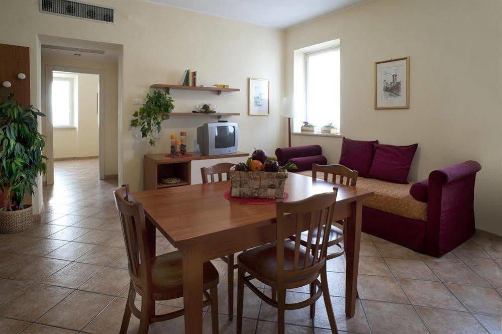 Villa Meli Lupi - Residenze Temporanee ปาร์มา ภายนอก รูปภาพ