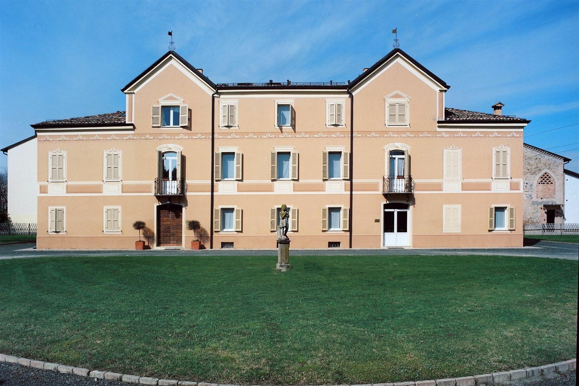 Villa Meli Lupi - Residenze Temporanee ปาร์มา ภายนอก รูปภาพ